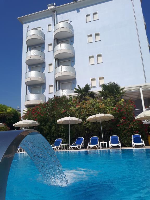 Hotel Helios Лидо ди Йезоло Екстериор снимка