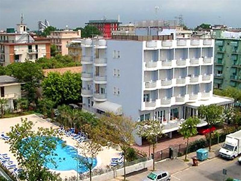 Hotel Helios Лидо ди Йезоло Екстериор снимка