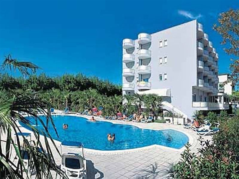 Hotel Helios Лидо ди Йезоло Екстериор снимка